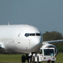 El Boeing 737-800, matrícula LV-CTC, aterrizó en  la pista de la Escuela de Aviación Militar (EAM), Córdoba.