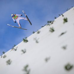 El noruego Halvor Egner Granerud compite durante la competición individual masculina de colina volante, prueba final de la Copa del Mundo de Salto de Esquí de la FIS en Planica. | Foto:Jure Makovec / AFP
