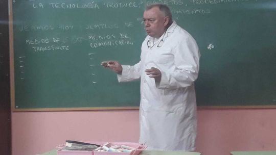 Es maestro en Rosario y contó que le mataron 30 alumnos desde el narcotráfico