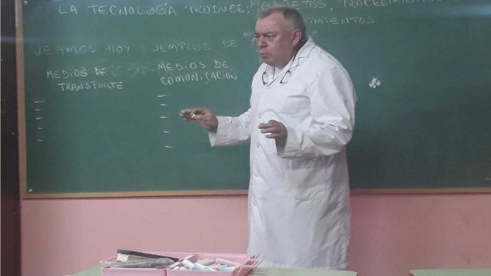 Higinio Chimenti, docente de dos escuelas urbano marginales de Rosario 20230406