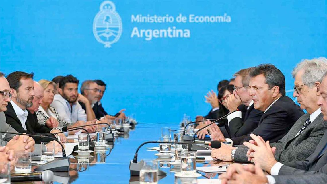 Cautela de los economistas por el agro dólar 3.0