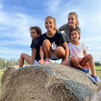 Todas las fotos de las pascuas campestres de Cinthia Fernádez y sus hijas: “Las disfrute tanto”
