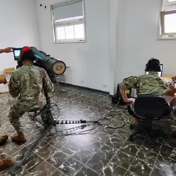 El 27 de abril finaliza el curso de carácter conjunto, que reúne a personal de las tres fuerzas armadas argentinas, y que tiene por objetivo el aprendizaje del manejo del simulador y la formación de apuntadores de RBS 70 NG. 