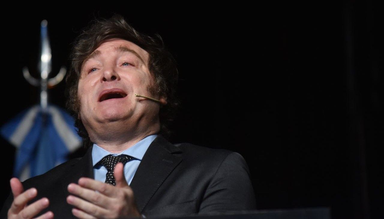 Javier Milei le respondió a Aníbal Fernández: “El kirchnerismo hizo del país un baño de sangre siguiendo la doctrina zaffaronista”