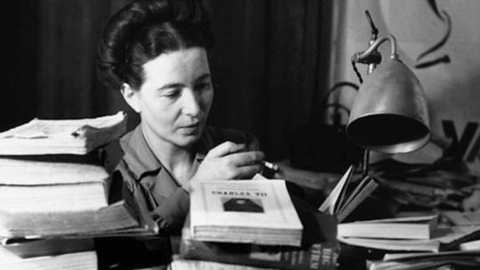 ¿Por qué es necesario volver siempre a "El segundo sexo" de Simone de Beauvoir?
