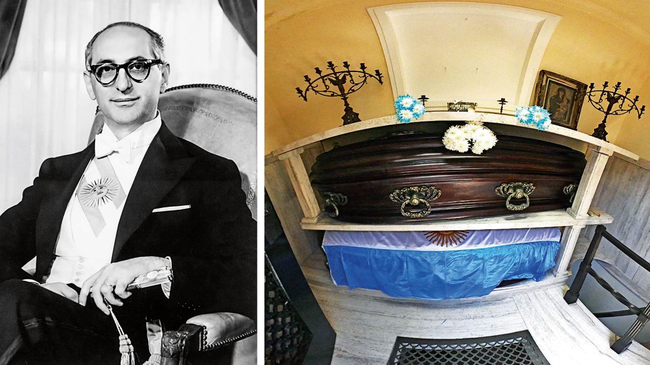 Arturo Frondizi, el ex presidente descansa en el Cementerio de Olivos. | Foto:Cedoc.