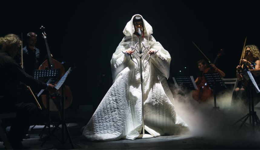 Cazzu brilló en el Movistar Arena