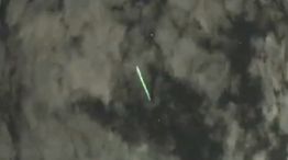 Rayos láser verdes provenientes de un satélite
