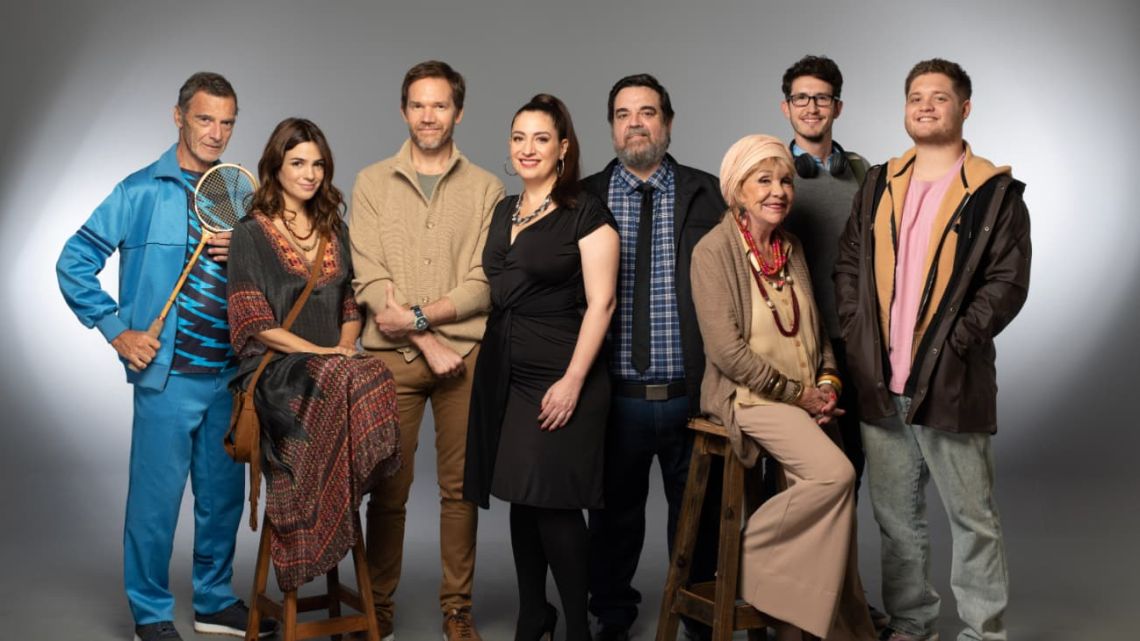 «Votemos», hablar en serio con humor