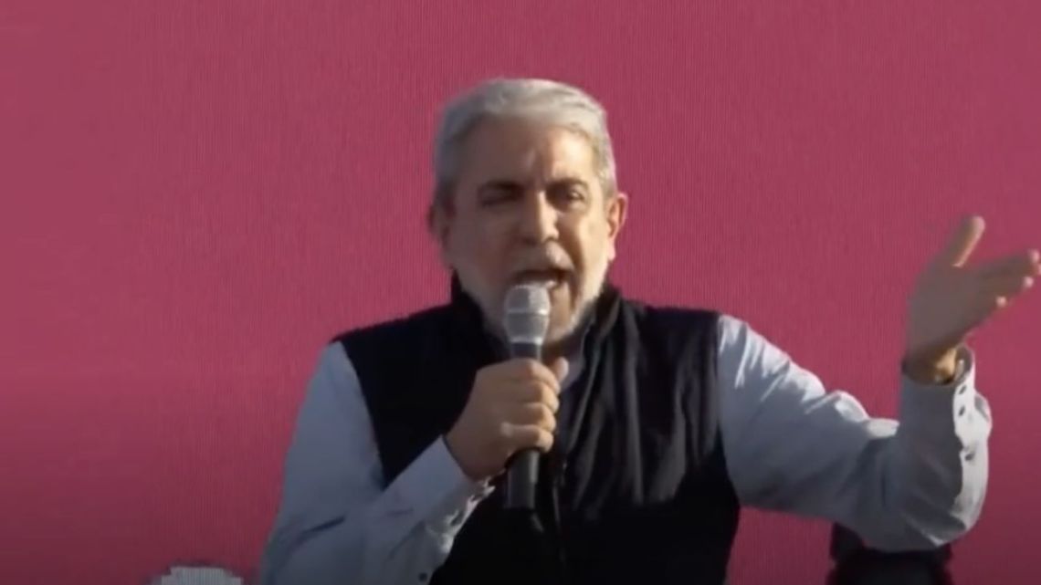 Aníbal Fernández cargó contra «la soberbia» de La Cámpora: «Gozan del apañar de Cristina»