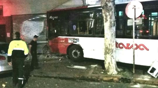 Segundo choque de colectivos en pocos días: este vez con 18 heridos en Parque Patricios