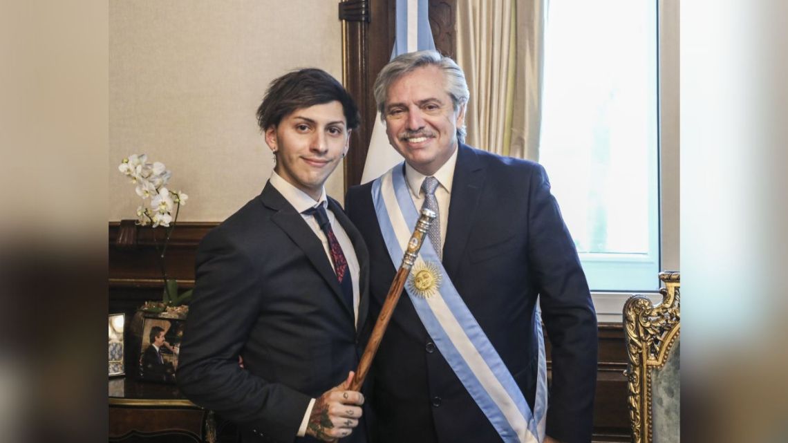 Investigan una amenaza recibida en su teléfono por el hijo de Alberto Fernández