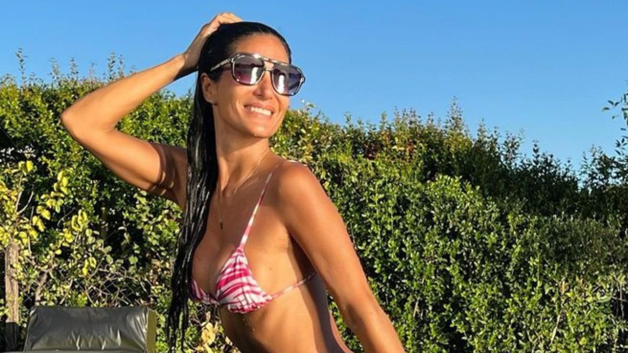 Silvina Escudero posó con una microbikini en la pileta y calentó las redes:  las fotos | Exitoina