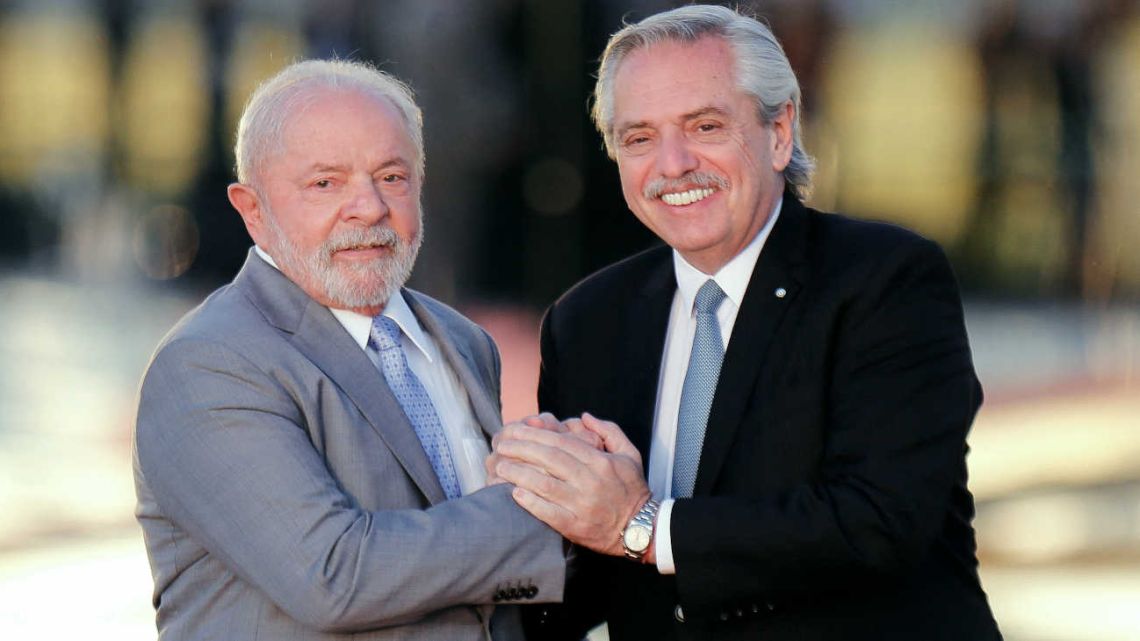 Alberto Fernández est arrivé au Brésil et a rencontré Lula da Silva