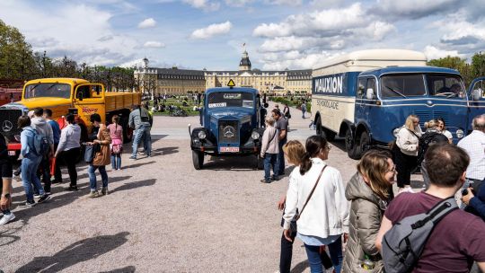 Mercedes-Benz exhibió cinco camiones clásicos 