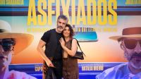 Leo Sbaraglia y Zoe Hochbaum presentan la película "Asfixiados" en Montevideo