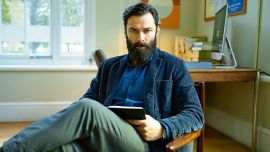 AIDAN TURNER. El atractivo actor irlandés, conocido por la serie “Poldark”, encarna al protagonista de esta miniserie británica.