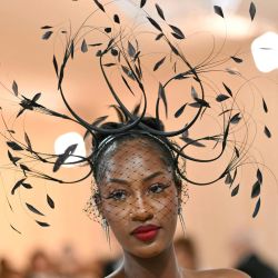 La cantante nigeriana Tems llega a la Gala Met 2023 en el Museo Metropolitano de Arte en Nueva York. | Foto:ANGELA WEISS / AFP