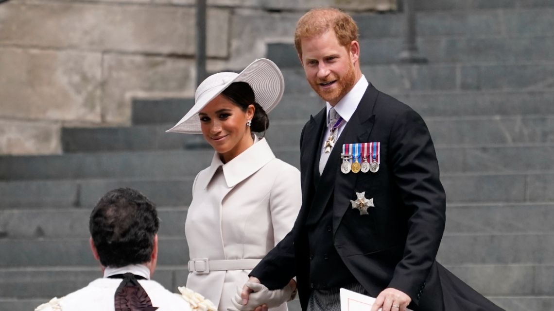 Los hijos de Meghan Markle y el Principe Harry se cambiaron el apellido ...