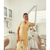 Dra. Camila Denughes