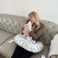 Maxi López y Daniela Christiansson celebran el primer mes de vida de Elle