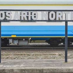 El servicio diario con que cuenta el ramal Retiro-Rosario, parte a las 19:30 horas desde Retiro. en tanto que desde la estación Rosario Norte sale a las 02:48 horas