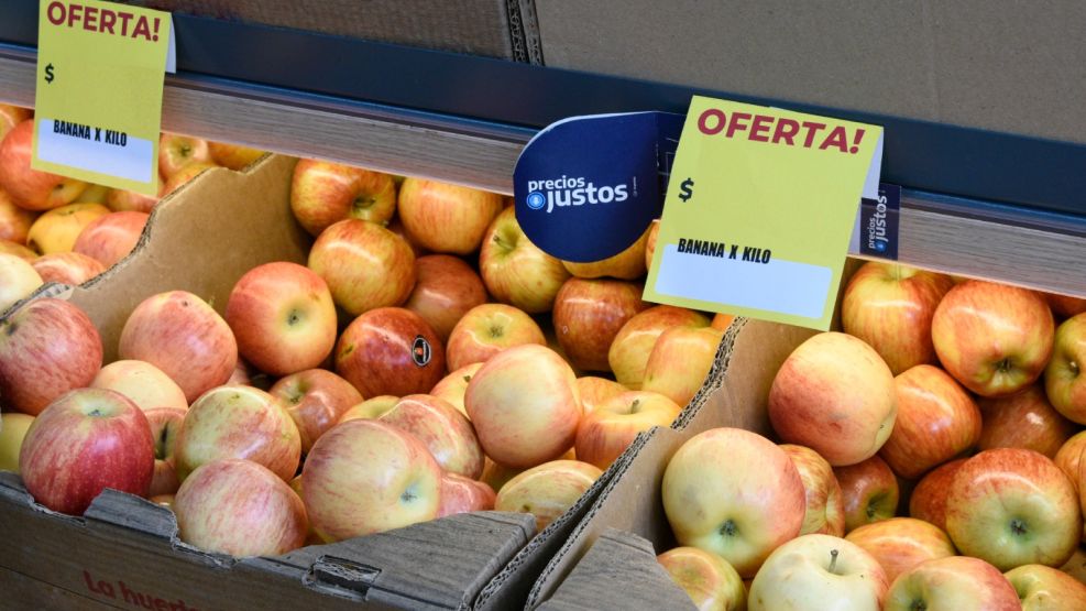 La Secretaría de Comercio actualizó la canasta básica de frutas y verduras.          
