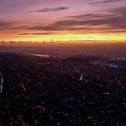 Vista aérea de Buenos Aires en la madrugada. Foto por Luis ROBAYO / AFP. | Foto:AFP