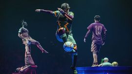 VIBRANTE. Un espectáculo que rinde homenaje al gran futbolista argentino, uno de los campeones del mundo.