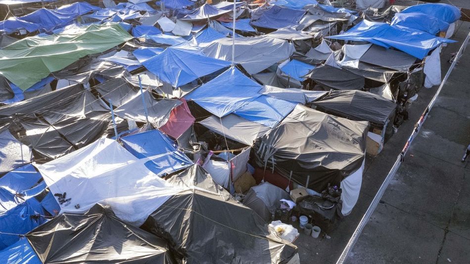 Tensión en la frontera entre México y Estados Unidos: más de 15 mil personas quieren emigrar