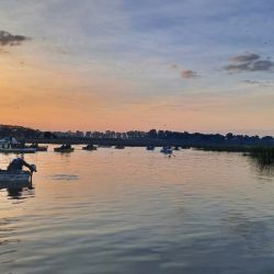 La entidad madre de la pesca bonaerense abrió su temporada de pejerrey en una de las lagunas más bellas de la provincia.