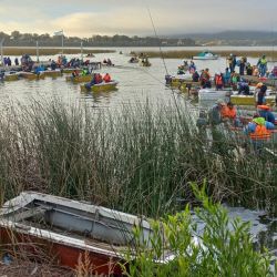 La entidad madre de la pesca bonaerense abrió su temporada de pejerrey en una de las lagunas más bellas de la provincia.