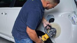 Si se trata de hacerle un lifting al auto y verlo con unos años menos, el Buffing es la mejor opción. Una técnica que se puede hacer en casa con un kit artesanal de resurging!