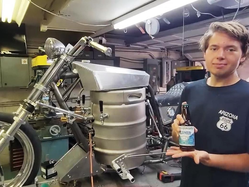 El creador de la moto a cerveza se viralizó tras compartir su sorprendente invención | Perfil