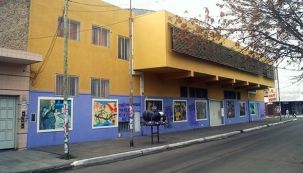 Dos mujeres agredieron a docentes y directivos de una escuela.