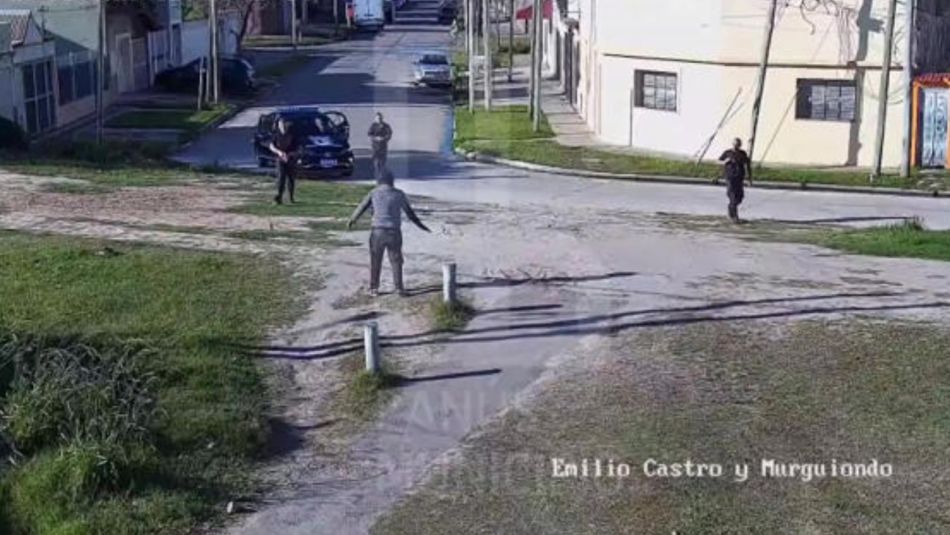 La Policía local de Lanús usó un arma no letal para detener un hombre