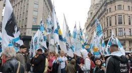 Grupos de militantes ya se están acercando a Plaza de Mayo