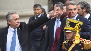 Alberto Fernández y funcionarios en el último Tedeum