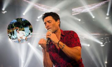 Chayanne y la foto en bata que encendió las redes: "Me la quito o no me la quito"