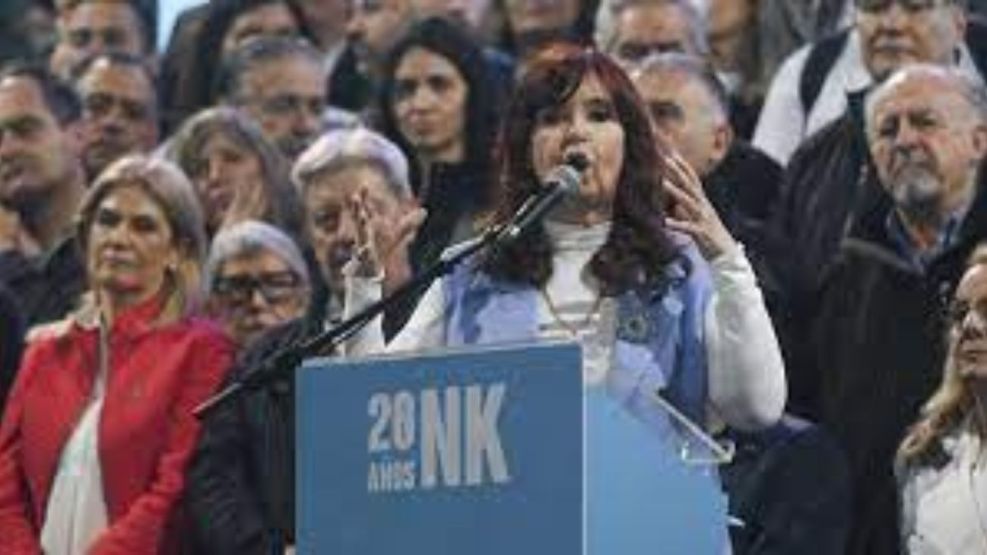 Sin candidatos CFK arrancó la campaña