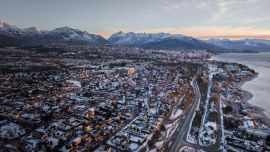 Las nevadas prematuras de la Cordillera de los Andes augura un guiño de optimismo para los principales destinos turísticos de invierno.