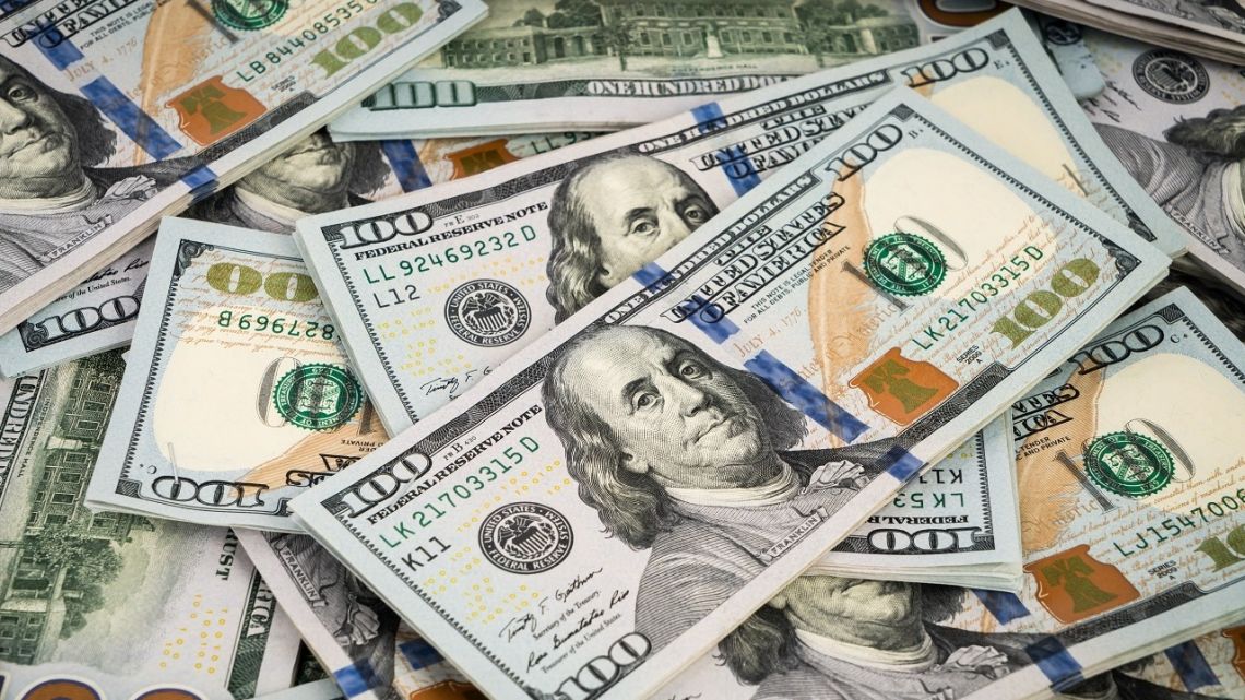 El dólar blue cerró a la baja este 30 de octubre