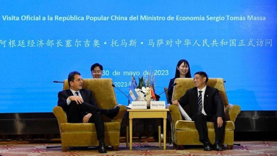 Sergio Massa busca ampliar swap comercial con China en medio de la merma de reservas y año electoral