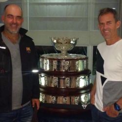 Con Daniel Orsanic, Capitán Campeón de la Copa Davis | Foto:CEDOC