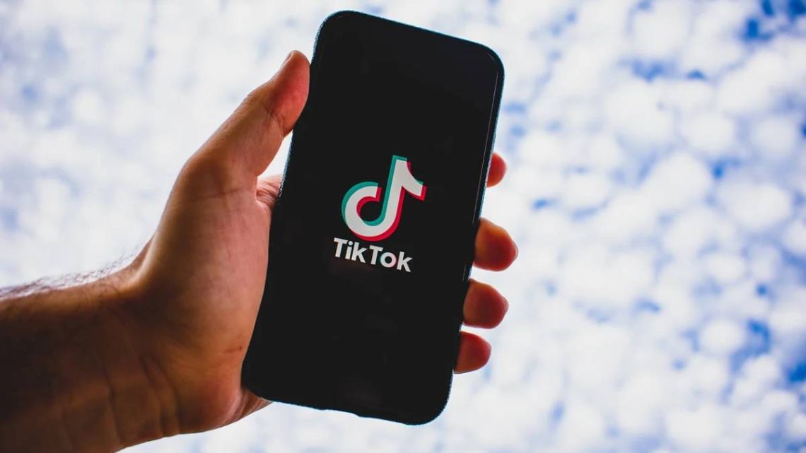 Tres adolescentes abusaron sexualmente de otro y dijeron que fue un 'juego' de TikTok