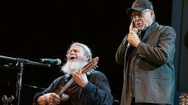 León Gieco y Gustavo Santaolalla.