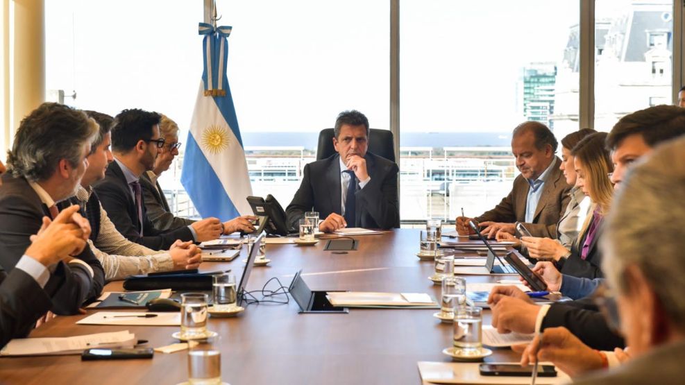 Sergio Massa mantuvo el primer encuentro con su equipo tras su gira por China