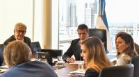 Massa con su equipo económico