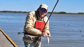La práctica de esta pesca es muy divertida y deportiva, la misma se puede realizar, en el muelle, desde mediados de agosto a mediados de octubre en el Anexo Guazú.