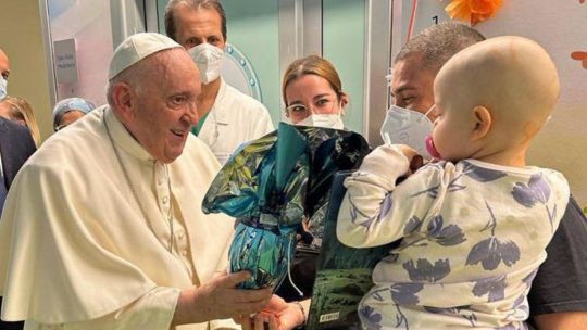 Qué es la hernia incisional: la operación del Papa Francisco